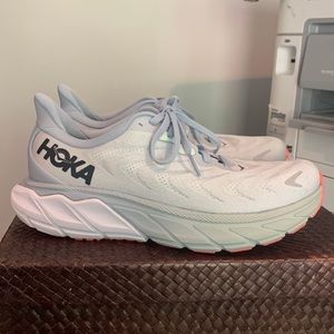 Womans size 7 Hoka!! Like new!